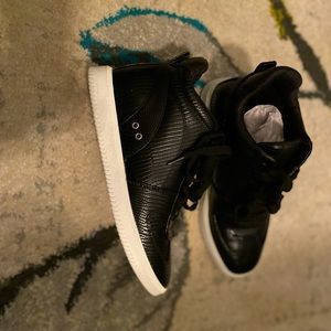 Faux snake embossed casual sneaker